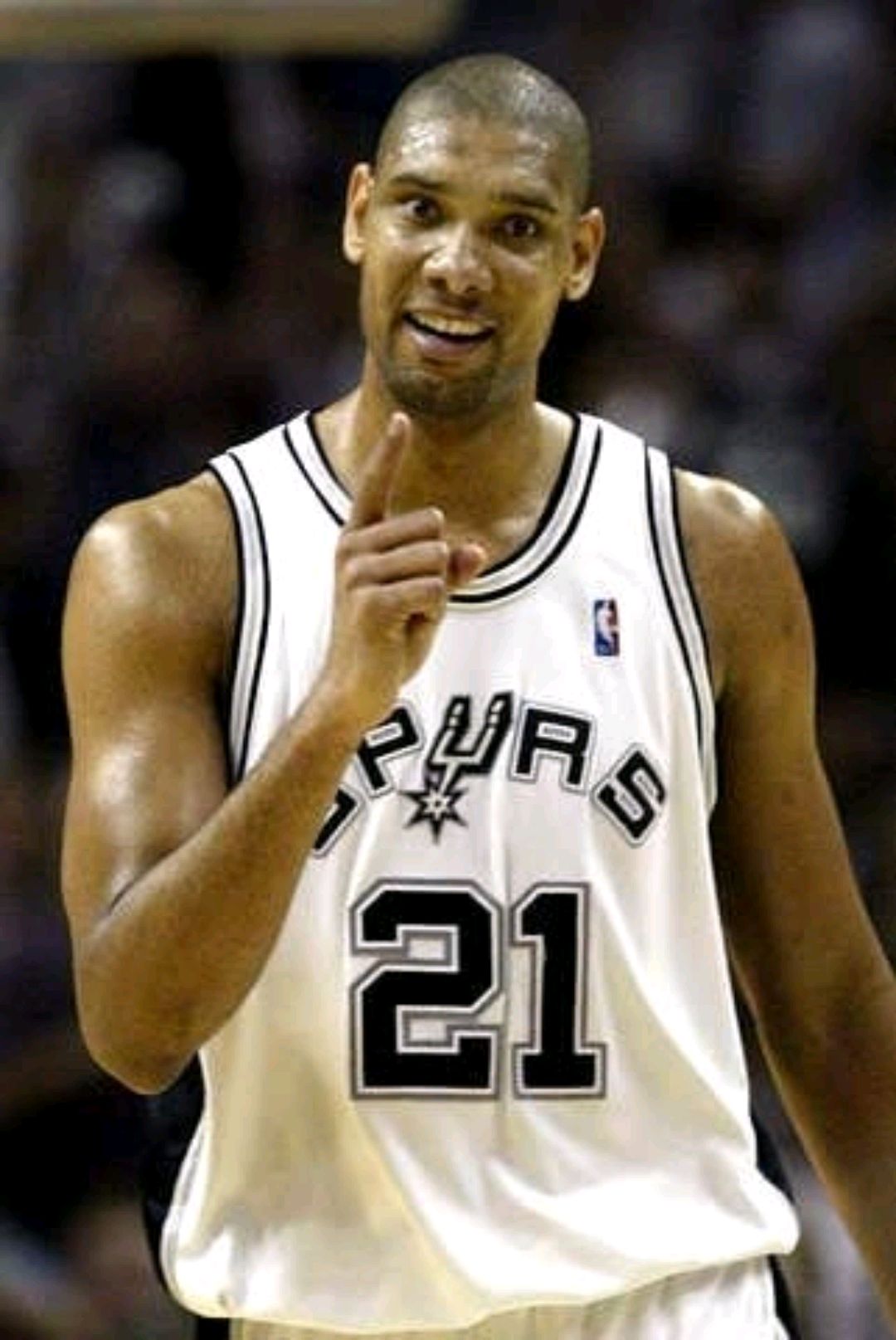 以两指轻点 以两指轻点