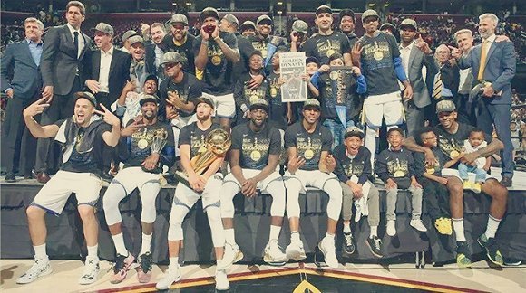 亚历山大 亚历山大